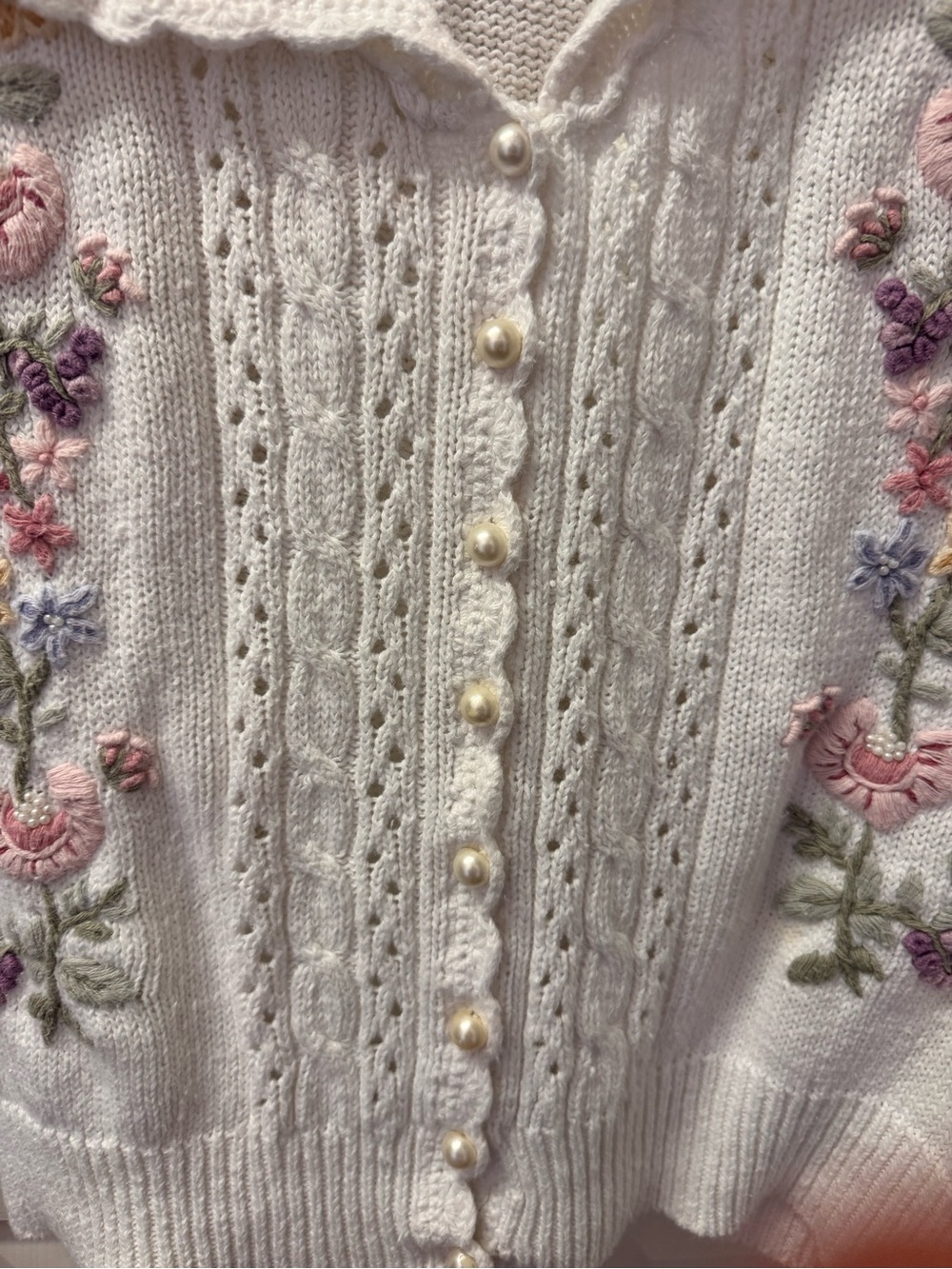 Vintage Cottagecore floral embroidered sweater top with pearl buttons size large - Picture 3 of 5